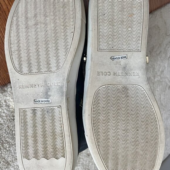 Kenneth Cole Kiera Black Suede Women Zipped Ankle Bootie SZ 9M - good condition - Picture 3 of 4